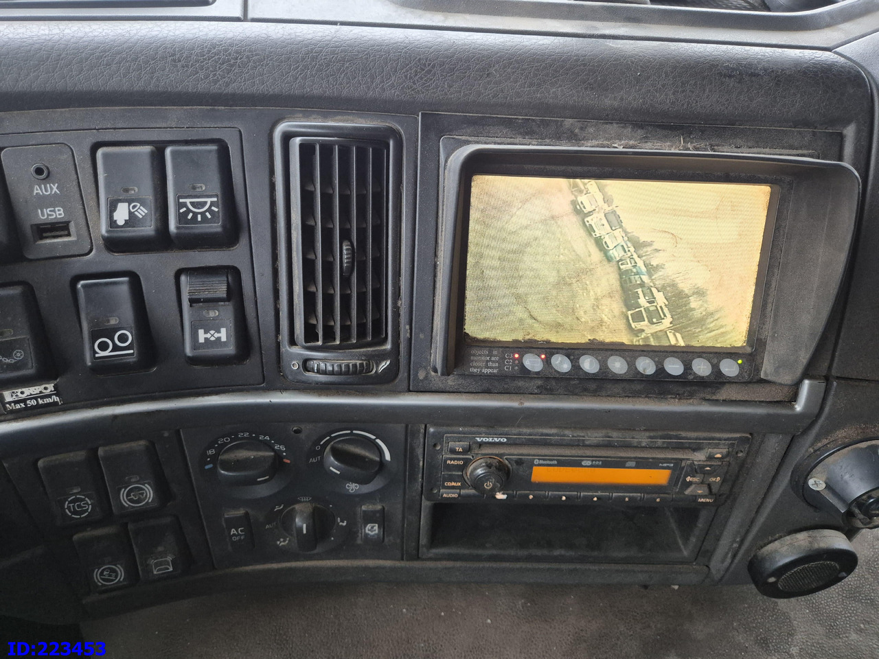 Camion citerne VOLVO FM11 450HP 6x2 TANK 16000 l / VACUUM JUROP PR 150 / ASENIZACYJNY / Euro5 / Steering Axle: photos 15 Camion citerne VOLVO FM11 450HP 6x2 TANK 16000 l / VACUUM JUROP PR 150 / ASENIZACYJNY / Euro5 / Steering Axle: photos 15