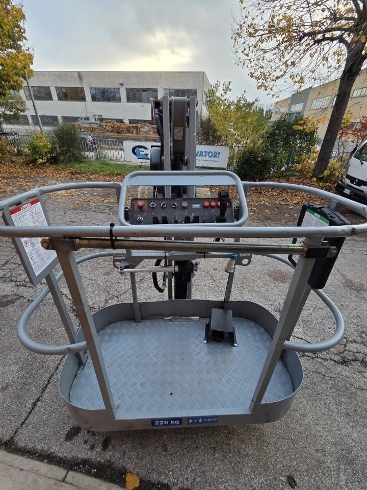 Niftylift HR 15 HDE - Nacelle articulée: photos 2 Niftylift HR 15 HDE - Nacelle articulée: photos 2