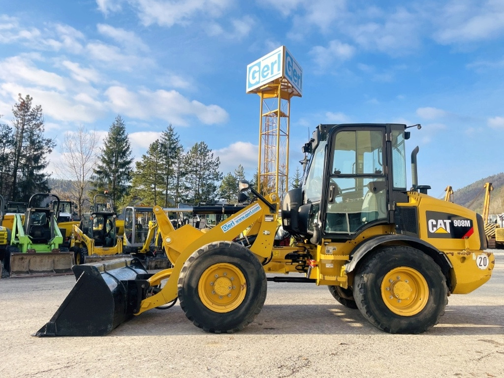 Caterpillar 908M (3893) - Chargeuse sur pneus: photos 1 Caterpillar 908M (3893) - Chargeuse sur pneus: photos 1