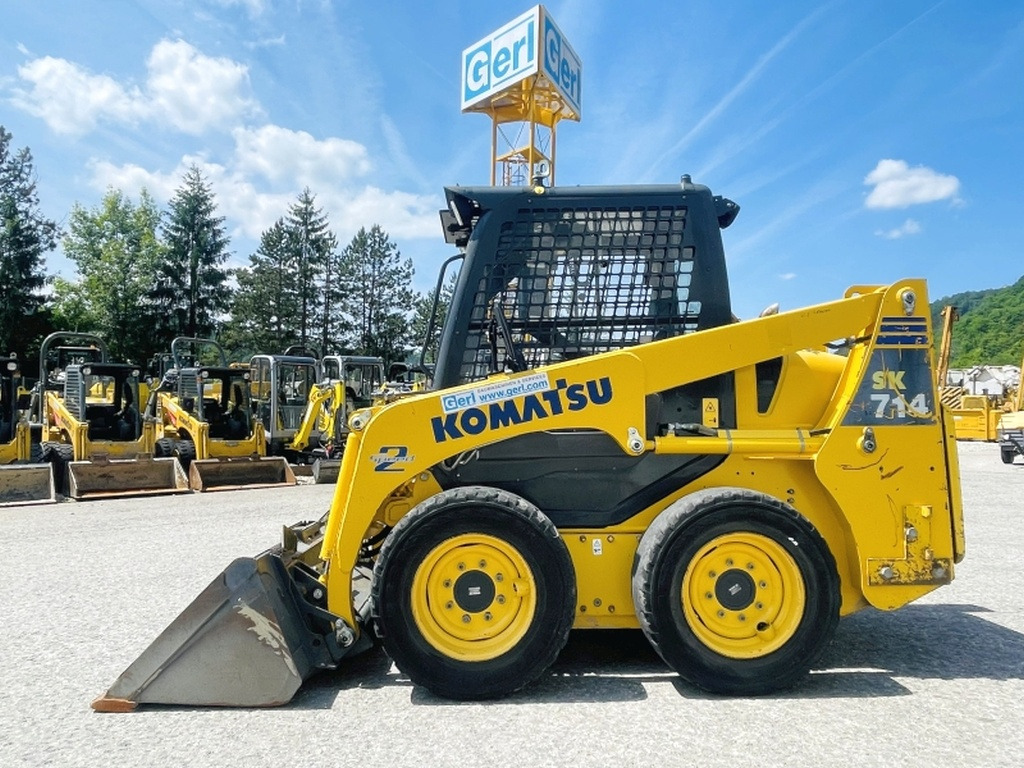 Komatsu SK714 (4012) - Mini chargeuse: photos 1 Komatsu SK714 (4012) - Mini chargeuse: photos 1