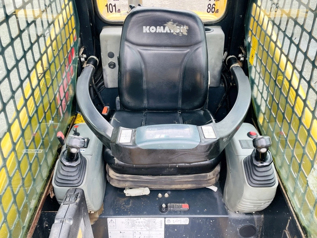 Komatsu SK714-5 (3947) - Mini chargeuse: photos 5 Komatsu SK714-5 (3947) - Mini chargeuse: photos 5