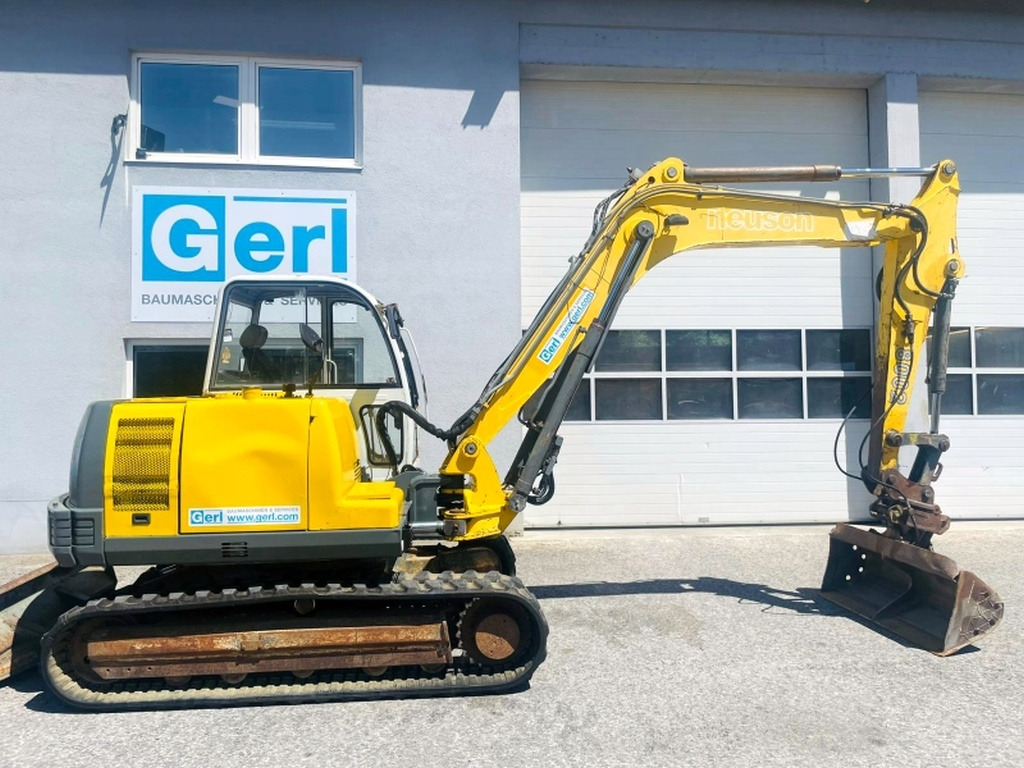 Neuson 8002 RDV (4015) - Mini pelle: photos 2 Neuson 8002 RDV (4015) - Mini pelle: photos 2