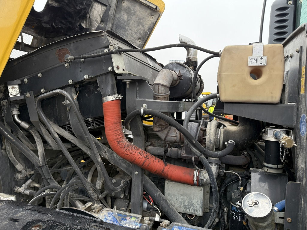 Niveleuse New Holland F 156.7A (111785): photos 12 Niveleuse New Holland F 156.7A (111785): photos 12