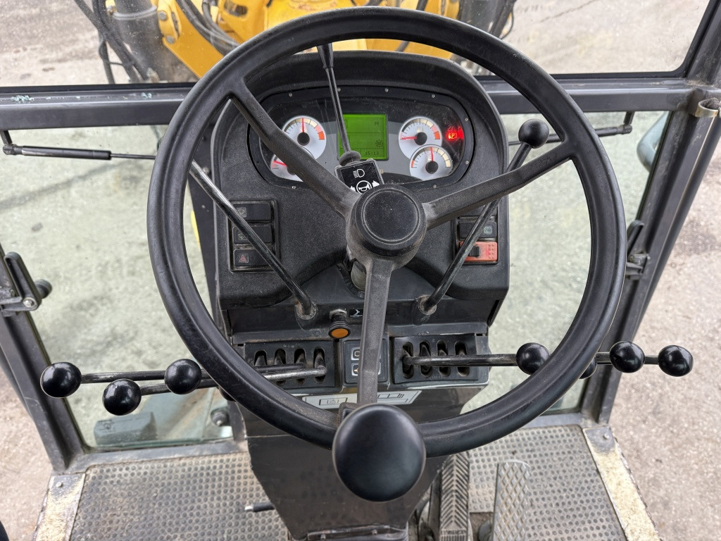 Niveleuse New Holland F 156.7A (111785): photos 10 Niveleuse New Holland F 156.7A (111785): photos 10