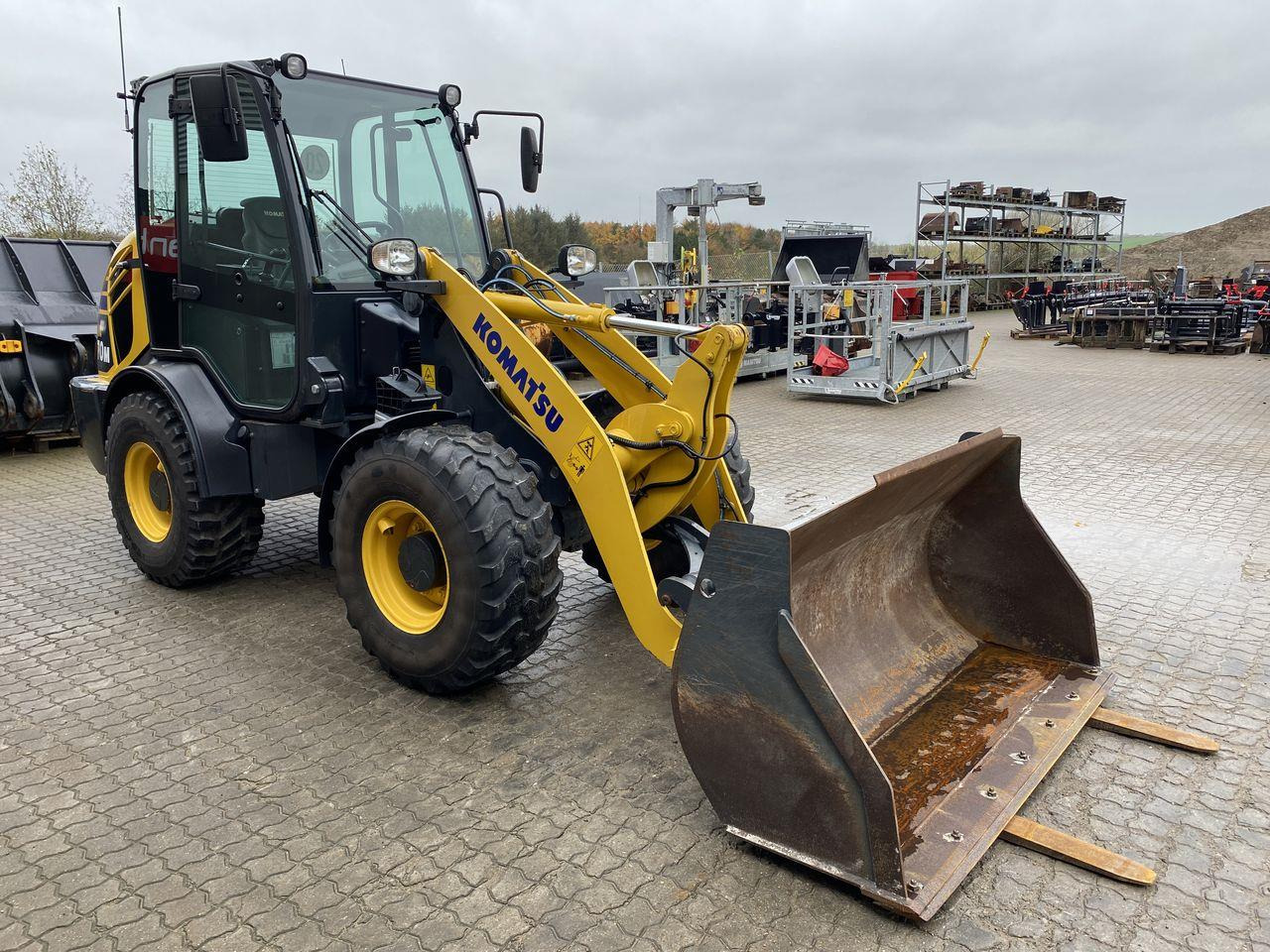 Komatsu WA70M-8EO - Valet de ferme: photos 5 Komatsu WA70M-8EO - Valet de ferme: photos 5