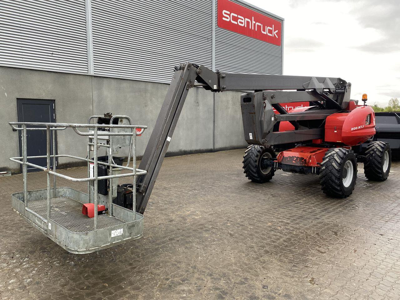 Manitou 200ATJ RC - Nacelle articulée: photos 1 Manitou 200ATJ RC - Nacelle articulée: photos 1