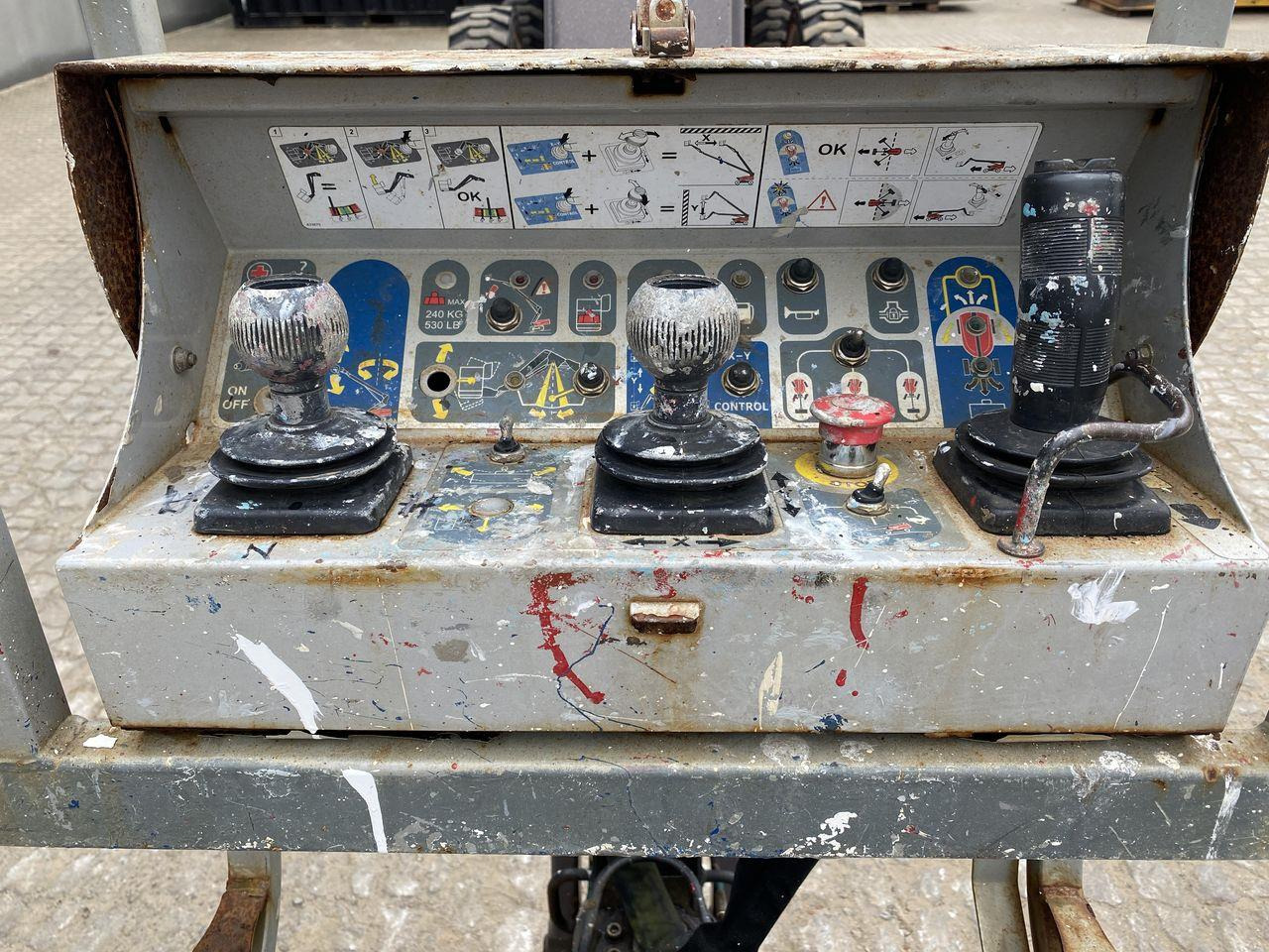 Manitou 260TJ - Nacelle télescopique: photos 3 Manitou 260TJ - Nacelle télescopique: photos 3