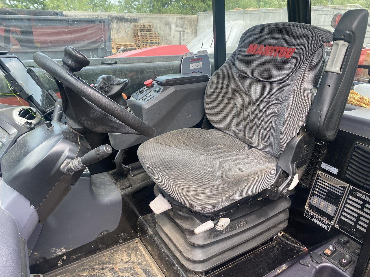 Manitou MLT840-145PS+ Elite - Chariot télescopique: photos 3 Manitou MLT840-145PS+ Elite - Chariot télescopique: photos 3