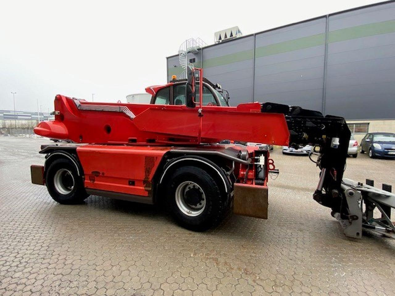 Manitou MRT2470P+ ST4 - Chariot télescopique: photos 4 Manitou MRT2470P+ ST4 - Chariot télescopique: photos 4