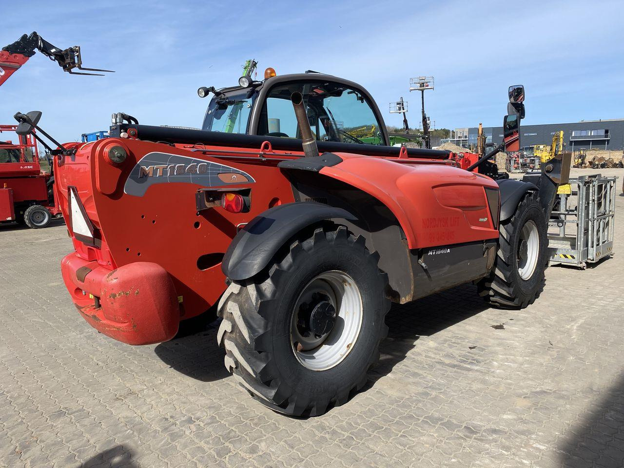 Manitou MT1840A ST3B - Chariot télescopique: photos 4 Manitou MT1840A ST3B - Chariot télescopique: photos 4
