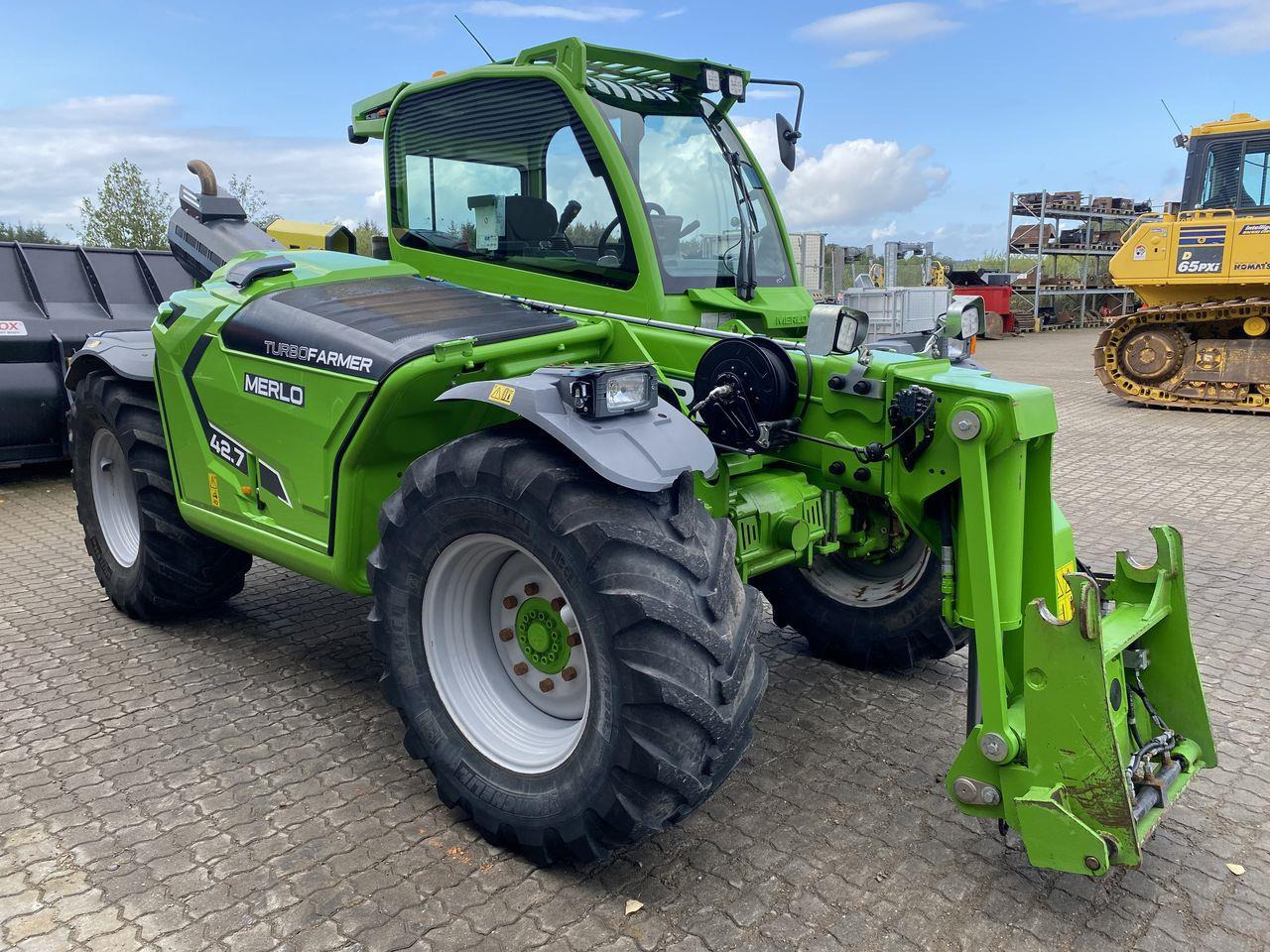 Merlo TF42.7-145 - Chariot télescopique: photos 5 Merlo TF42.7-145 - Chariot télescopique: photos 5