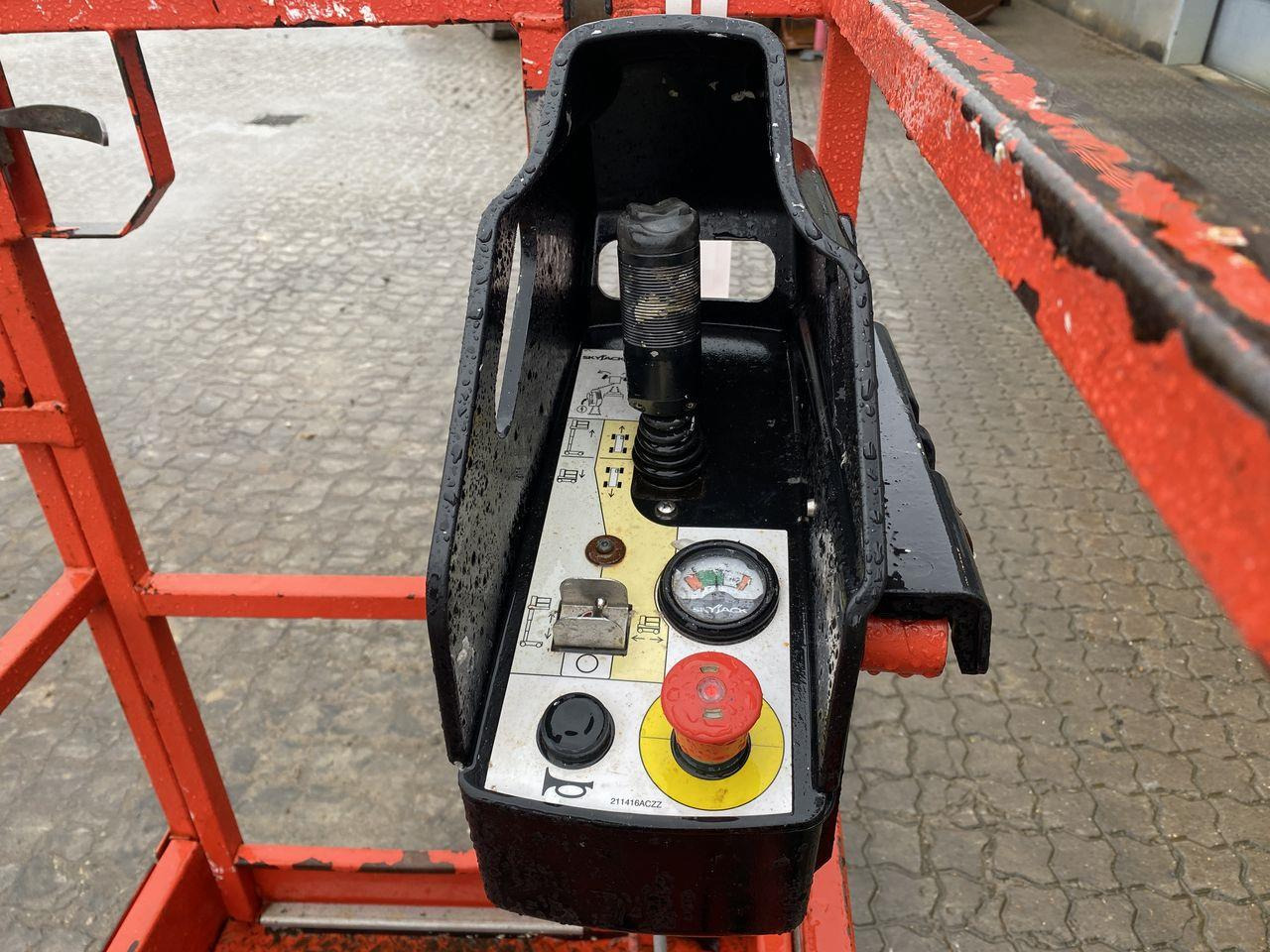 Skyjack SJ16 - Nacelle à mât vertical: photos 3 Skyjack SJ16 - Nacelle à mât vertical: photos 3