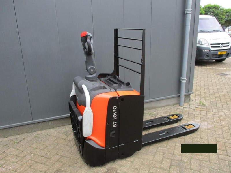 Toyota LPE200 - Transpalette: photos 2 Toyota LPE200 - Transpalette: photos 2