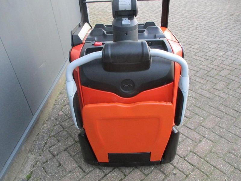 Toyota LPE250 - Transpalette: photos 4 Toyota LPE250 - Transpalette: photos 4