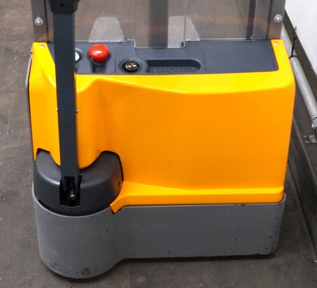 Jungheinrich EJC M10 - Gerbeur: photos 3 Jungheinrich EJC M10 - Gerbeur: photos 3