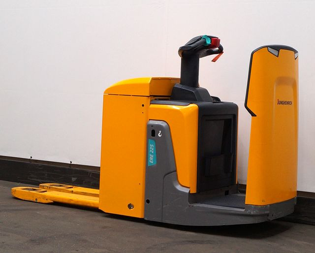 Jungheinrich ERE225 - Transpalette: photos 2 Jungheinrich ERE225 - Transpalette: photos 2