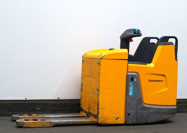 Jungheinrich ERE225 - Transpalette: photos 1 Jungheinrich ERE225 - Transpalette: photos 1