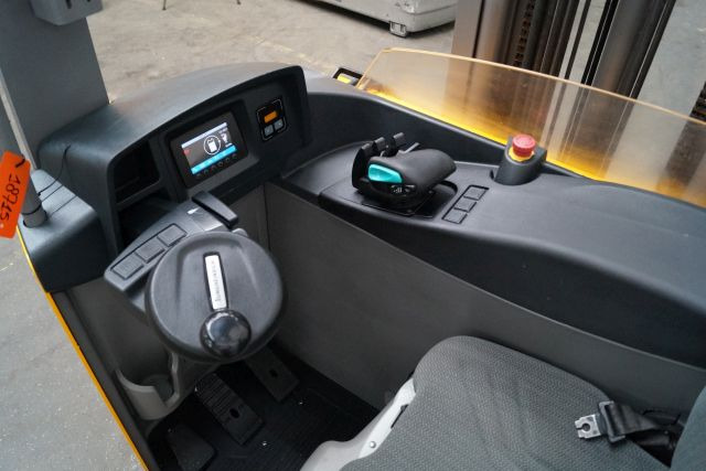 Jungheinrich ETV214 - Chariot à mât rétractable: photos 3 Jungheinrich ETV214 - Chariot à mât rétractable: photos 3