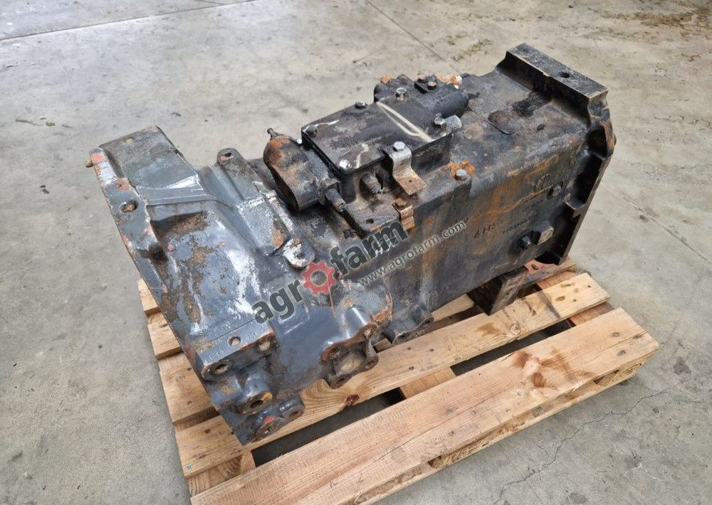 Skrzynia biegów New Holland TS100 - Boîte de vitesse: photos 1 Skrzynia biegów New Holland TS100 - Boîte de vitesse: photos 1