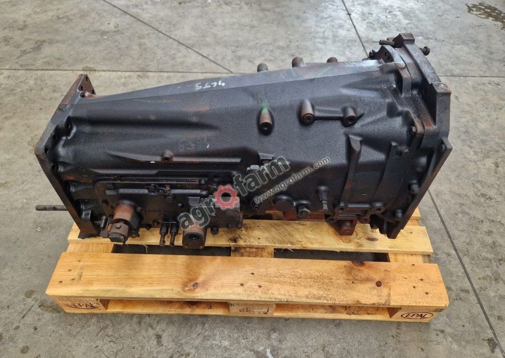 Skrzynia biegów Renault Claas Ares 630 - Boîte de vitesse: photos 2 Skrzynia biegów Renault Claas Ares 630 - Boîte de vitesse: photos 2