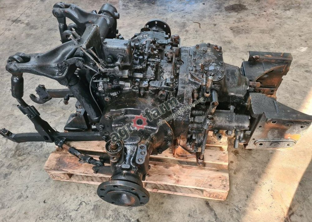 Skrzynia biegów, most tylny John Deere 5080M - Boîte de vitesse: photos 4 Skrzynia biegów, most tylny John Deere 5080M - Boîte de vitesse: photos 4