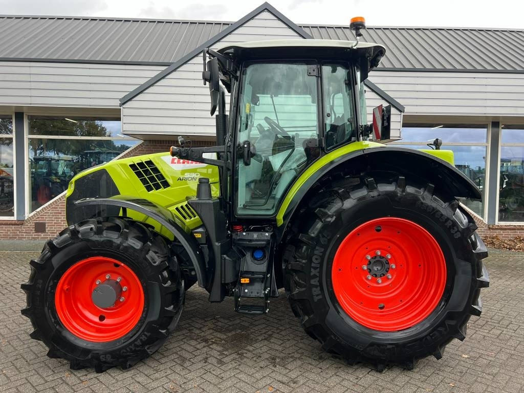 Claas Arion 530 CIS+ - Tracteur agricole: photos 2 Claas Arion 530 CIS+ - Tracteur agricole: photos 2