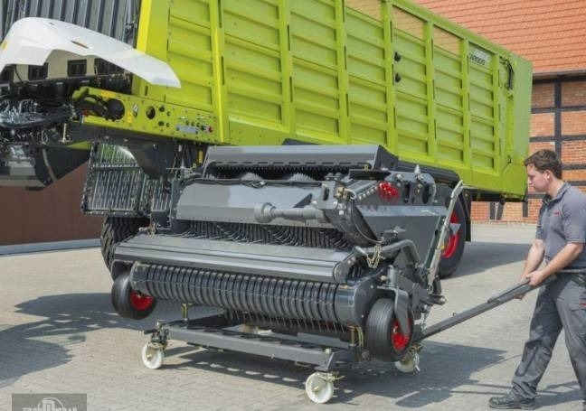 Claas / Fliegl Cargos transport kar - Autochargeuse: photos 2 Claas / Fliegl Cargos transport kar - Autochargeuse: photos 2