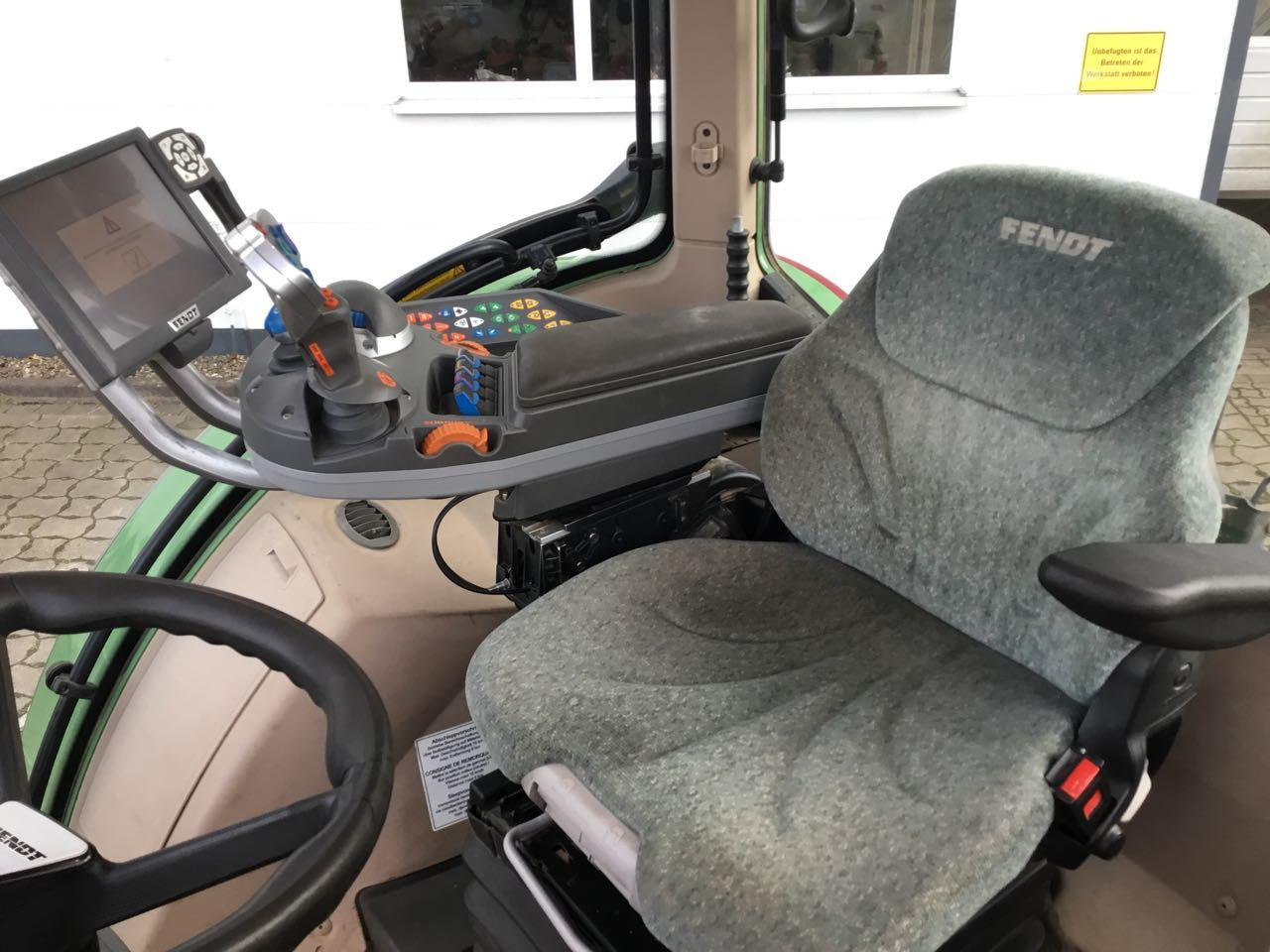 Fendt 718 SCR Vario ProfiPlus - Tracteur agricole: photos 5 Fendt 718 SCR Vario ProfiPlus - Tracteur agricole: photos 5