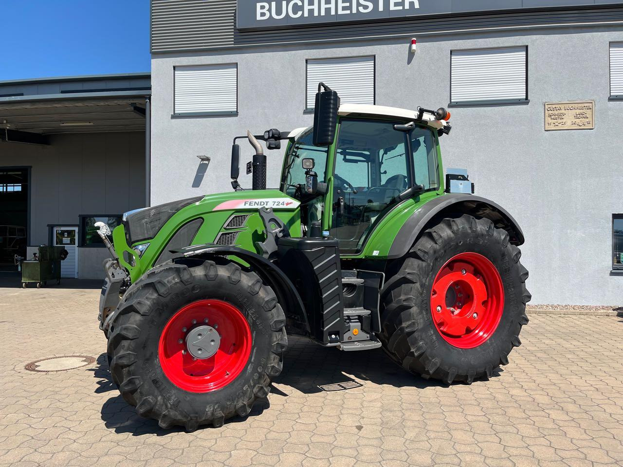 Fendt 724 Vario S4 - Tracteur agricole: photos 1 Fendt 724 Vario S4 - Tracteur agricole: photos 1