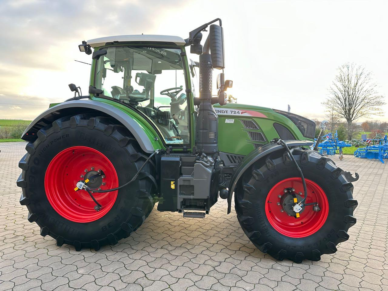 Fendt 724 Vario S4ProfiPlus - Tracteur agricole: photos 4 Fendt 724 Vario S4ProfiPlus - Tracteur agricole: photos 4