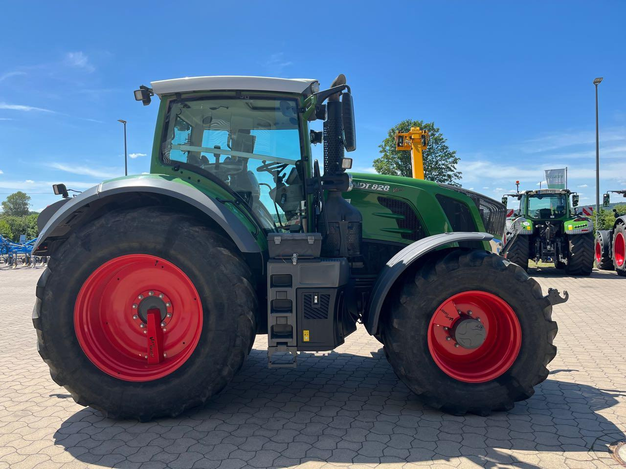 Fendt 828 Vario S4 ProfiPlus - Tracteur agricole: photos 2 Fendt 828 Vario S4 ProfiPlus - Tracteur agricole: photos 2