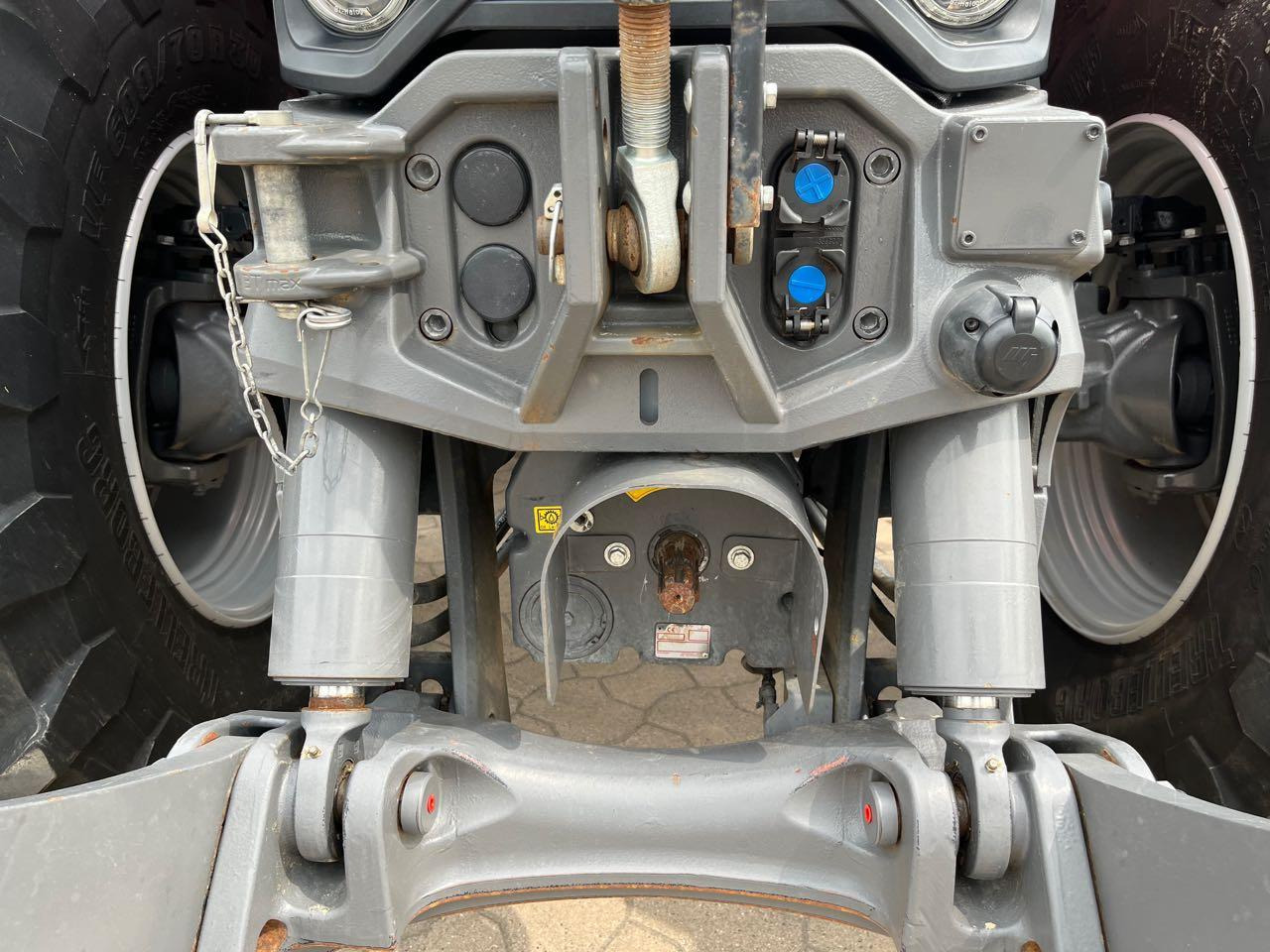 Massey Ferguson 8S.265 Dyna-VT Exclusive - Tracteur agricole: photos 5 Massey Ferguson 8S.265 Dyna-VT Exclusive - Tracteur agricole: photos 5