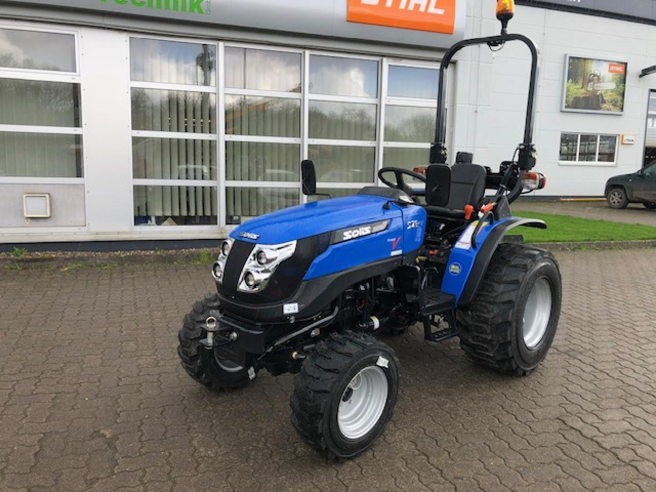 Solis 26+ Seitenschalter - Tracteur agricole: photos 1 Solis 26+ Seitenschalter - Tracteur agricole: photos 1