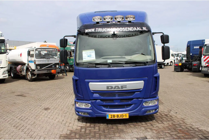 DAF LF 230 + EURO 6 - Camion bétaillère: photos 2 DAF LF 230 + EURO 6 - Camion bétaillère: photos 2