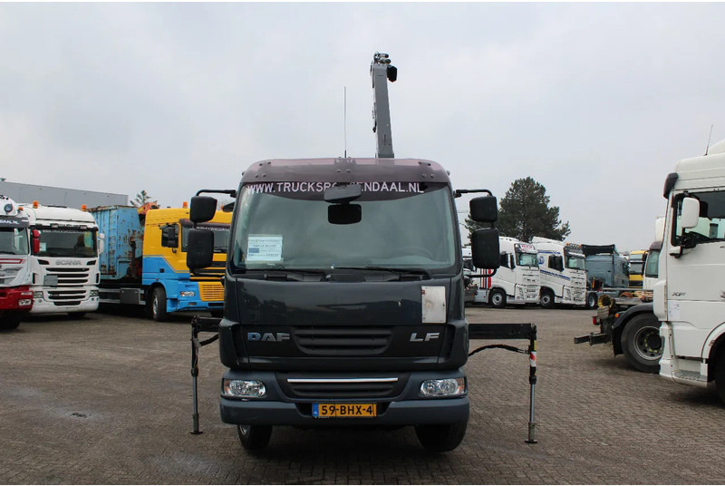 DAF LF 45.180 + FASSI F50 + 7.5T - Camion grue: photos 3 DAF LF 45.180 + FASSI F50 + 7.5T - Camion grue: photos 3