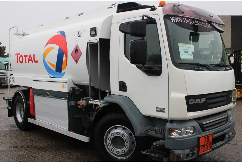 DAF LF 55.280 + 13.000L + 3 compartiment - Camion citerne: photos 2 DAF LF 55.280 + 13.000L + 3 compartiment - Camion citerne: photos 2