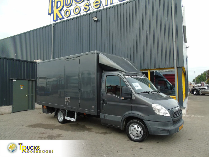Iveco Daily 35C13 + LIFT + EURO 5 - Fourgon grand volume: photos 1 Iveco Daily 35C13 + LIFT + EURO 5 - Fourgon grand volume: photos 1