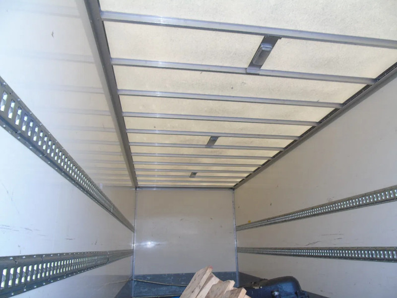 Iveco Eurocargo 120E19 + euro 6 + lift + BROKEN ENGINE - Camion fourgon: photos 3 Iveco Eurocargo 120E19 + euro 6 + lift + BROKEN ENGINE - Camion fourgon: photos 3