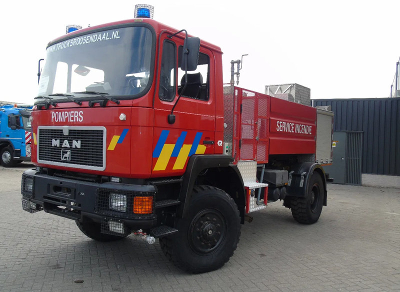 MAN F16 .240 + 4x4 + PUMPS COMPLETE + MANUAL + SPRING + 24.416KM - Camion de pompier: photos 3 MAN F16 .240 + 4x4 + PUMPS COMPLETE + MANUAL + SPRING + 24.416KM - Camion de pompier: photos 3
