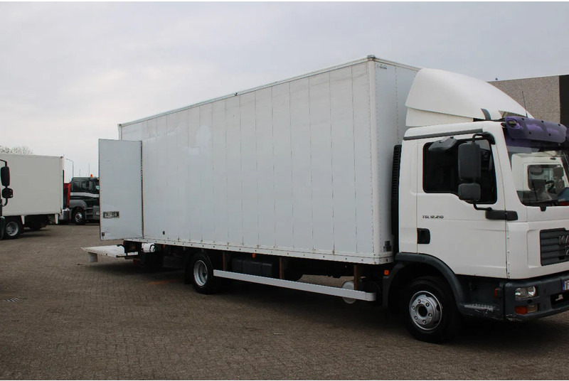 MAN TGL 12.210 + LIFT + MANUAL - Camion fourgon: photos 3 MAN TGL 12.210 + LIFT + MANUAL - Camion fourgon: photos 3
