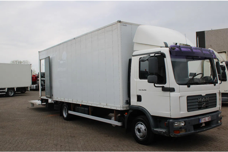 MAN TGL 12.210 + LIFT + MANUAL - Camion fourgon: photos 2 MAN TGL 12.210 + LIFT + MANUAL - Camion fourgon: photos 2