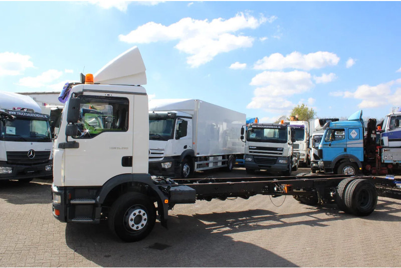 MAN TGM 12.280 + NICE TRUCK - Châssis cabine: photos 4 MAN TGM 12.280 + NICE TRUCK - Châssis cabine: photos 4