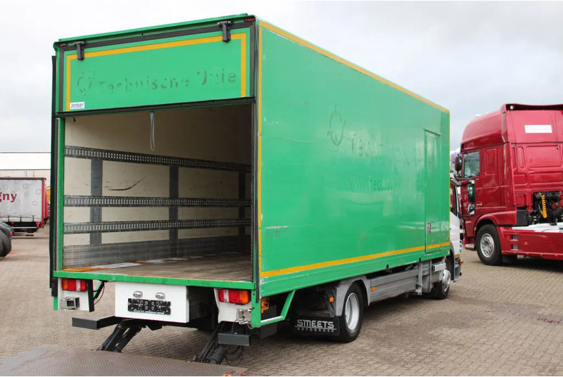 Mercedes-Benz Atego 1018 + LIFT - Camion fourgon: photos 4 Mercedes-Benz Atego 1018 + LIFT - Camion fourgon: photos 4