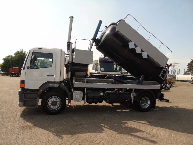 Mercedes-Benz Atego 1923 + 8.800 liter INOX + complete pump/tipper/functional + EURO 2 - Camion vidangeur: photos 2 Mercedes-Benz Atego 1923 + 8.800 liter INOX + complete pump/tipper/functional + EURO 2 - Camion vidangeur: photos 2