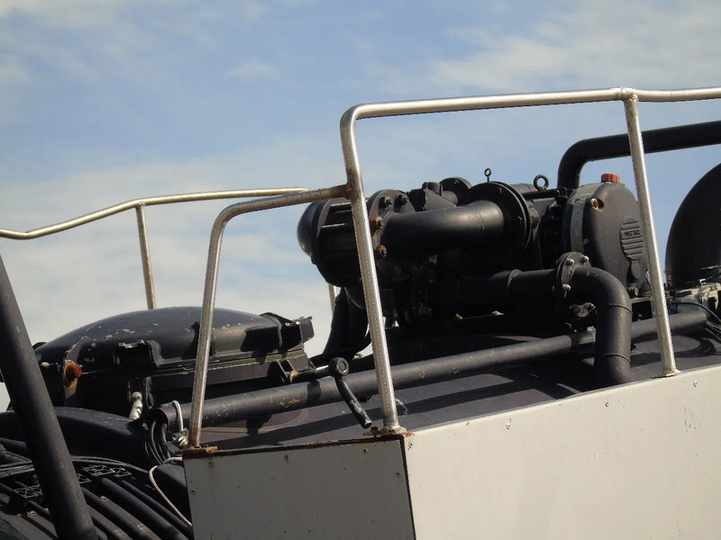 Camion vidangeur Mercedes-Benz Atego 1923 + 8.800 liter INOX + complete pump/tipper/functional + EURO 2: photos 11