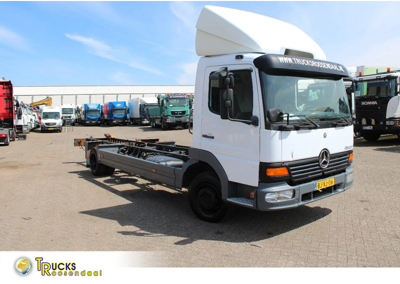 Mercedes-Benz Atego 918 + MANUAL + EURO 2 - Châssis cabine: photos 1 Mercedes-Benz Atego 918 + MANUAL + EURO 2 - Châssis cabine: photos 1