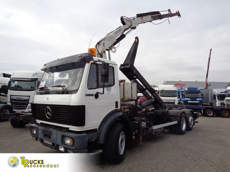 Mercedes-Benz SK 2433 + Semi-Auto + PTO + Serie 14 Crane + 3 pedals - Camion grue: photos 1 Mercedes-Benz SK 2433 + Semi-Auto + PTO + Serie 14 Crane + 3 pedals - Camion grue: photos 1