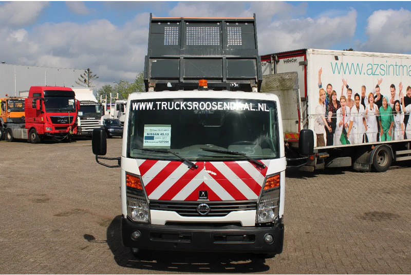 Nissan 45.13 + EURO 4 + C patent + tipper + MANUAL - Camion benne: photos 2 Nissan 45.13 + EURO 4 + C patent + tipper + MANUAL - Camion benne: photos 2