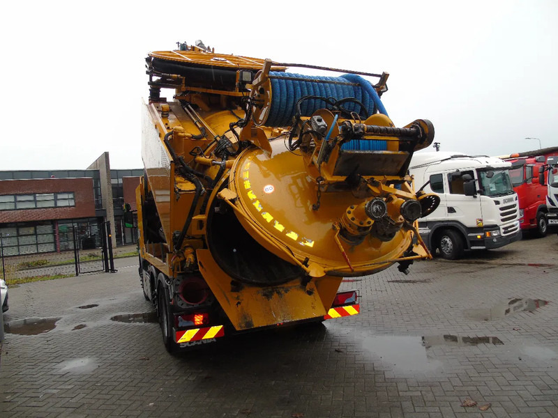 Scania P 360 + COMBI VACUUM WIEDEMANN + 6X4 - Camion vidangeur: photos 4 Scania P 360 + COMBI VACUUM WIEDEMANN + 6X4 - Camion vidangeur: photos 4