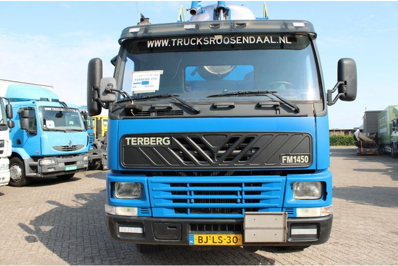 Terberg FM 1450 WITTIG VACUM SYSTEM + TIPPER + FULLY WORKING + EURO 2 + ADR + 11,34m3 - Camion vidangeur: photos 3 Terberg FM 1450 WITTIG VACUM SYSTEM + TIPPER + FULLY WORKING + EURO 2 + ADR + 11,34m3 - Camion vidangeur: photos 3